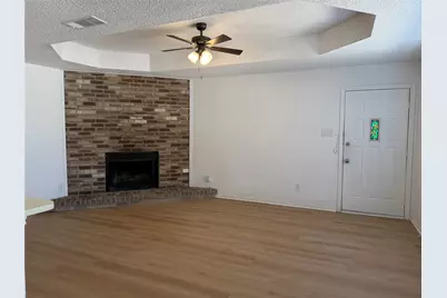 210 Shady Valley Drive, Mansfield, TX 76063 - Photo 5