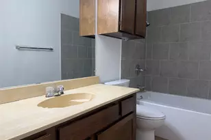 210 Shady Valley Dr, Mansfield, TX 76063 - Photo 9