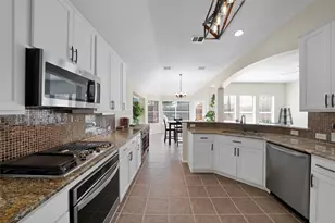 505 Victory Ln, Mansfield, TX 76063 - Photo 7
