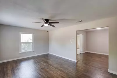 913 S Sargent Street, Fort Worth, TX 76103 - Photo 3