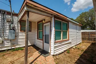 913 S Sargent St, Fort Worth, TX 76103 - Photo 13