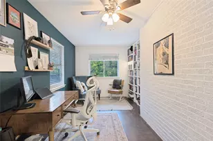 737 N Hampton Rd, Dallas, TX 75208 - Photo 23
