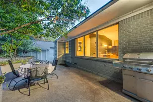 737 N Hampton Rd, Dallas, TX 75208 - Photo 25
