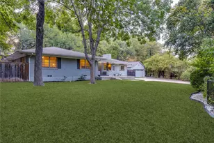 737 N Hampton Rd, Dallas, TX 75208 - Photo 1