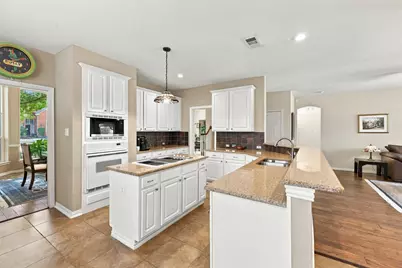 942 Village Parkway, Coppell, TX 75019 - Photo 11