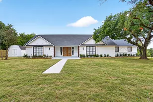 111 Woodcrest St, Weatherford, TX 76087 - Photo 1