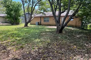 806 Phillips Dr, Ennis, TX 75119 - Photo 29