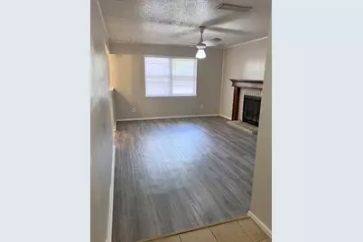 806 Phillips Drive, Ennis, TX 75119 - Photo 3