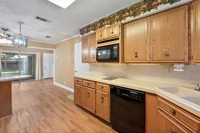 1924 Canterbury Street, Irving, TX 75062 - Photo 15