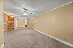1924 Canterbury St, Irving, TX 75062 - Photo 9