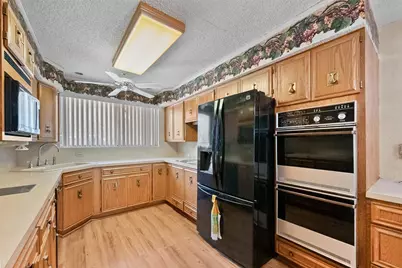 1924 Canterbury Street, Irving, TX 75062 - Photo 13