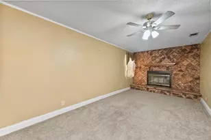 1924 Canterbury St, Irving, TX 75062 - Photo 11
