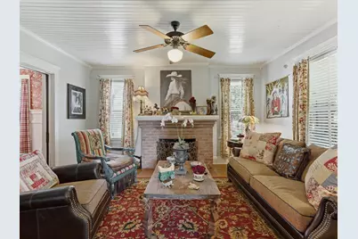 322 W Bridge Street, Granbury, TX 76048 - Photo 13