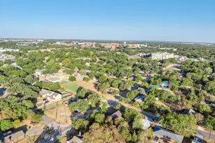 1090 Counts St, Stephenville, TX 76401 - Photo 23
