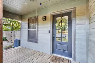 1090 Counts St, Stephenville, TX 76401 - Photo 3