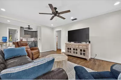 1090 Counts Street, Stephenville, TX 76401 - Photo 5