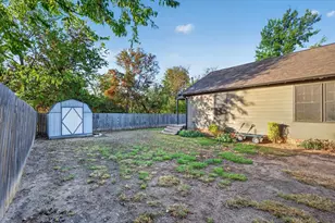 1090 Counts St, Stephenville, TX 76401 - Photo 17
