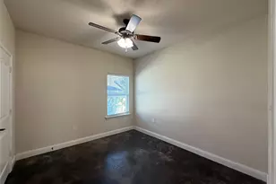 402 W Ave C, Waxahachie, TX 75165 - Photo 21