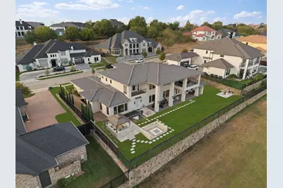 1121 Excalibur Boulevard, Lewisville, TX 75056 - Photo 35