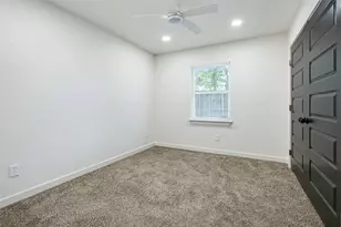 418 Dawson Cir, Grand Prairie, TX 75051 - Photo 23