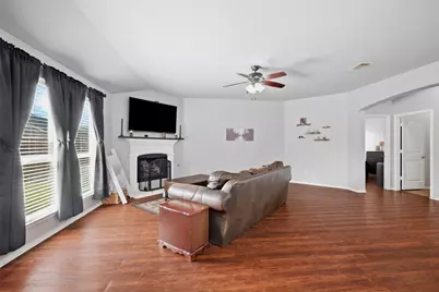 409 Bryn Mawr Lane, Van Alstyne, TX 75495 - Photo 9