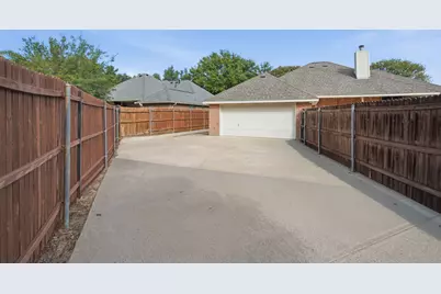 405 Montreal Drive, Hurst, TX 76054 - Photo 31