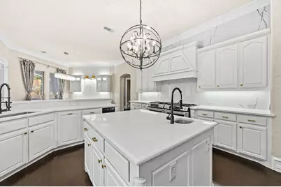 5601 S Woodcreek Circle, McKinney, TX 75071 - Photo 11