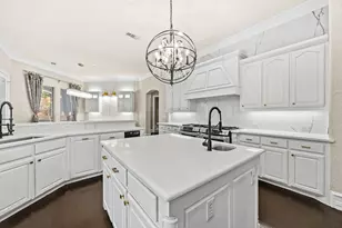 5601 S Woodcreek Cir, McKinney, TX 75071 - Photo 11