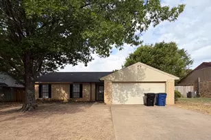 921 Park Pl Blvd, Midlothian, TX 76065 - Photo 1
