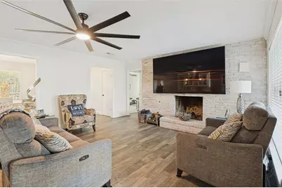1502 Austrian Road, Grand Prairie, TX 75050 - Photo 5
