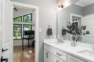8715 Forest Hills Blvd, Dallas, TX 75218 - Photo 19