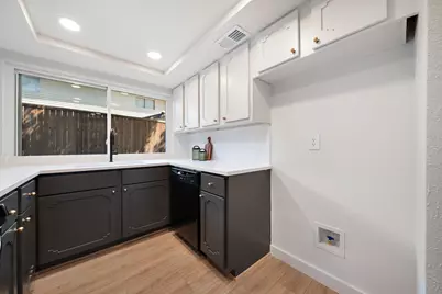2653 Via Catalina, Carrollton, TX 75006 - Photo 11