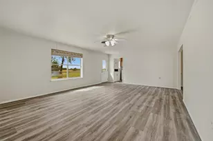 400 E Murdock St, Collinsville, TX 76233 - Photo 5
