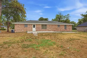 400 E Murdock St, Collinsville, TX 76233 - Photo 27