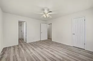 400 E Murdock St, Collinsville, TX 76233 - Photo 15