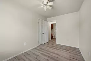 400 E Murdock St, Collinsville, TX 76233 - Photo 21