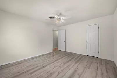 400 E Murdock Street, Collinsville, TX 76233 - Photo 17