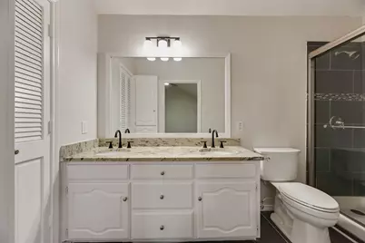 2525 W Oakdale Road, Irving, TX 75060 - Photo 11