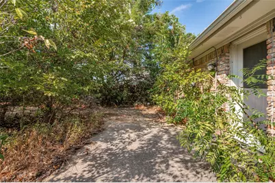 1901 Wedgewood Drive, Grand Prairie, TX 75050 - Photo 23