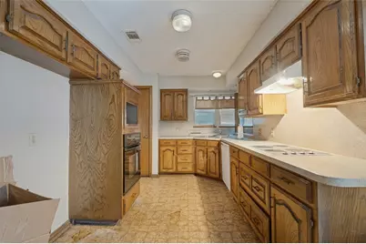 1901 Wedgewood Drive, Grand Prairie, TX 75050 - Photo 11