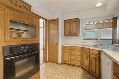1901 Wedgewood Drive, Grand Prairie, TX 75050 - Photo 13
