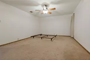 1901 Wedgewood Dr, Grand Prairie, TX 75050 - Photo 19