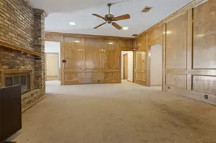 1901 Wedgewood Dr, Grand Prairie, TX 75050 - Photo 5
