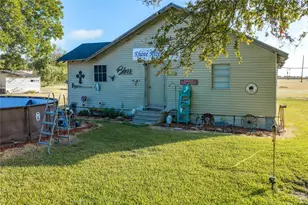 1207 N Interstate Hwy 45, Ennis, TX 75119 - Photo 35