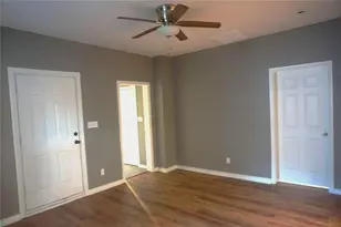 127 E Hull St, Denison, TX 75021 - Photo 3