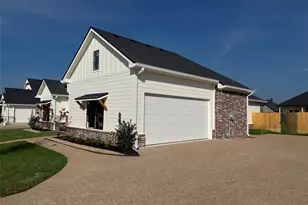 10205 Charmwood Dr, Waco, TX 76712 - Photo 5