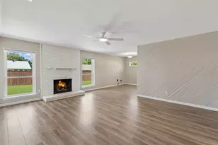 2023 Inverness Dr, Carrollton, TX 75007 - Photo 5