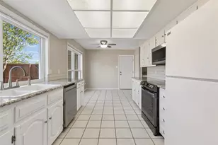 2023 Inverness Dr, Carrollton, TX 75007 - Photo 11