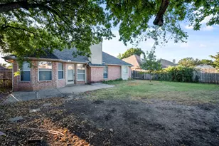 309 Shane Ln, Burleson, TX 76028 - Photo 19