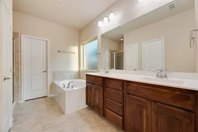 18 Auburn Drive, Edgecliff Village, TX 76134 - Photo 35